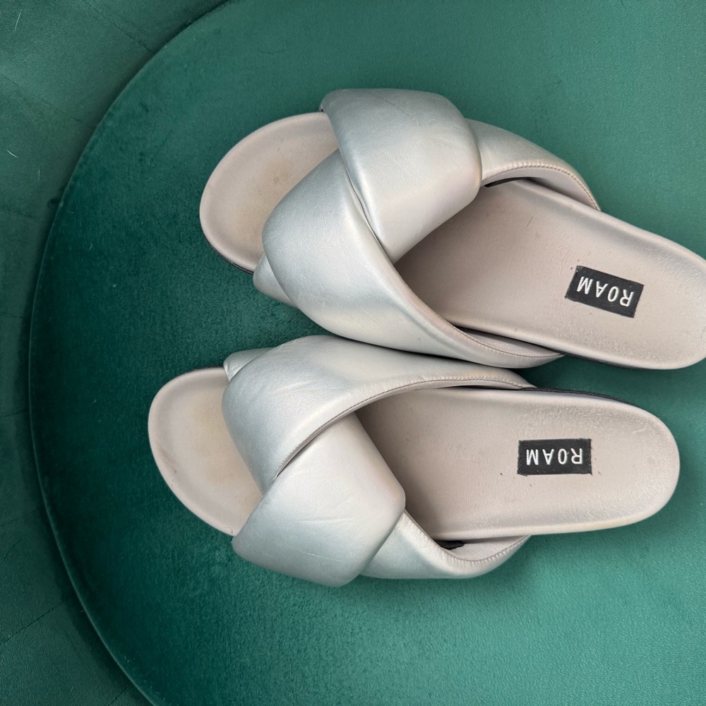 ROAM Women's Silver foldy puffy Slide Sandals